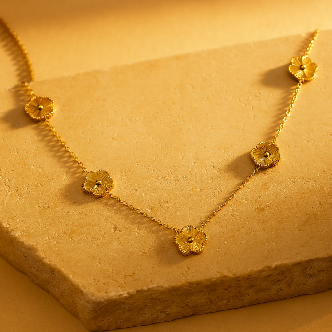 Bella Clover Necklace