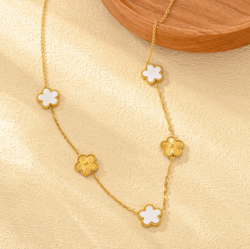 Bella Clover Necklace - Kallesia