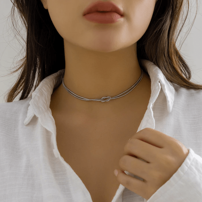 Brielle Knot Necklace - Kallesia