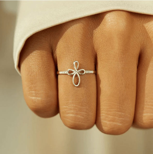 Hollow Cross Ring - Kallesia