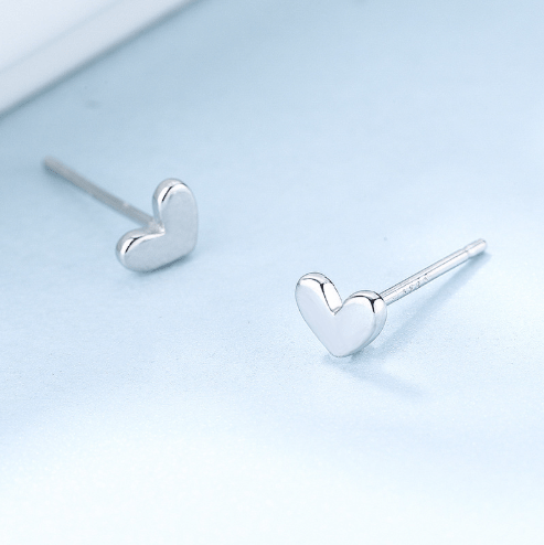 Remi Heart Stud Earrings - Kallesia